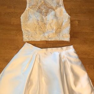 Selling a very cute two piece dress!